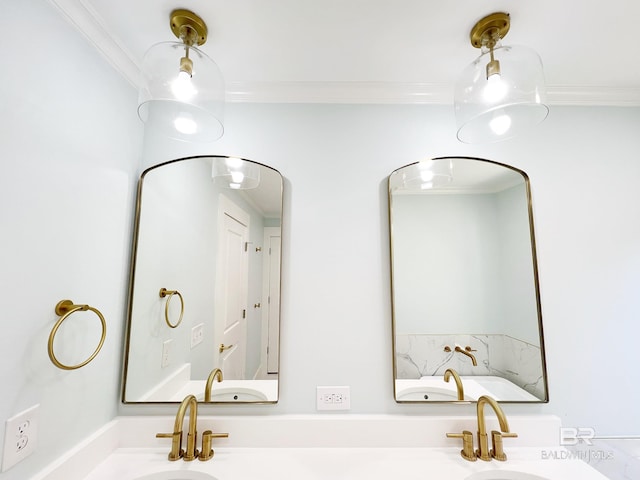 bathroom featuring ornamental molding