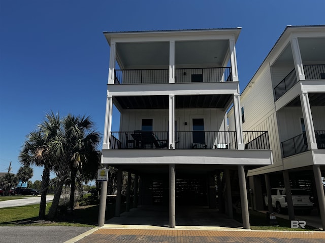 view of front of house featuring a carport