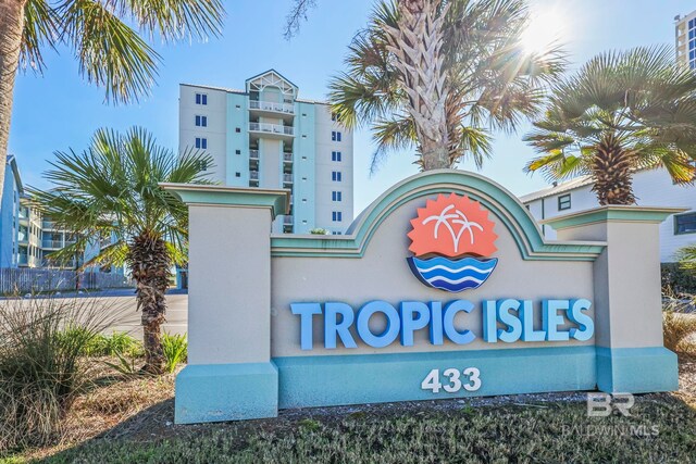 view of community / neighborhood sign