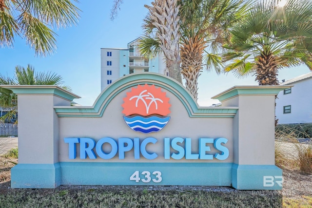 view of community / neighborhood sign