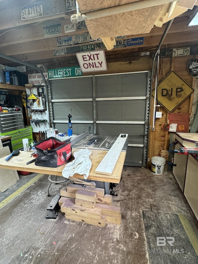 32098 Jessup Ln, Lillian, AL 36549 - view of garage