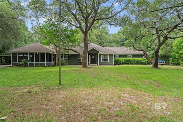 32098 Jessup Ln, Lillian, AL 36549 - single story home featuring a sunroom and a front yard