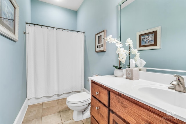 full bathroom featuring tile patterned flooring, shower / bath combo, toilet, vanity, and baseboards