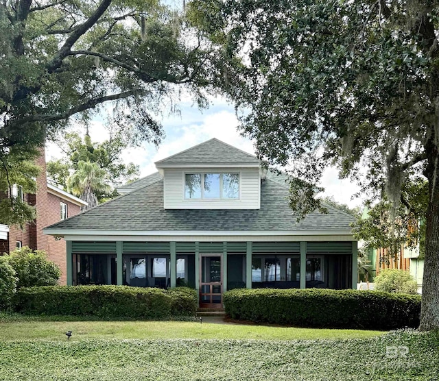 409 S Mobile St, Fairhope, AL 36532 - view of front of property with roof with shingles and a front yard