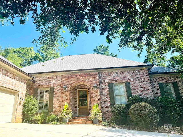 view of front of home featuring a garage