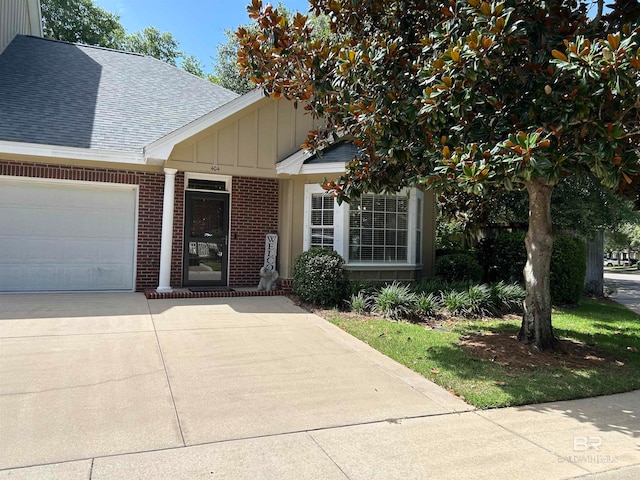 view of front of home featuring a garage