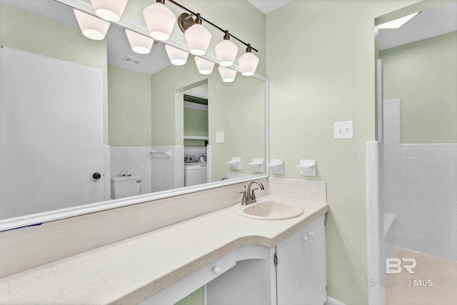 18 Rollins Pl, Atmore, AL 36502 - full bath featuring independent washer and dryer and vanity
