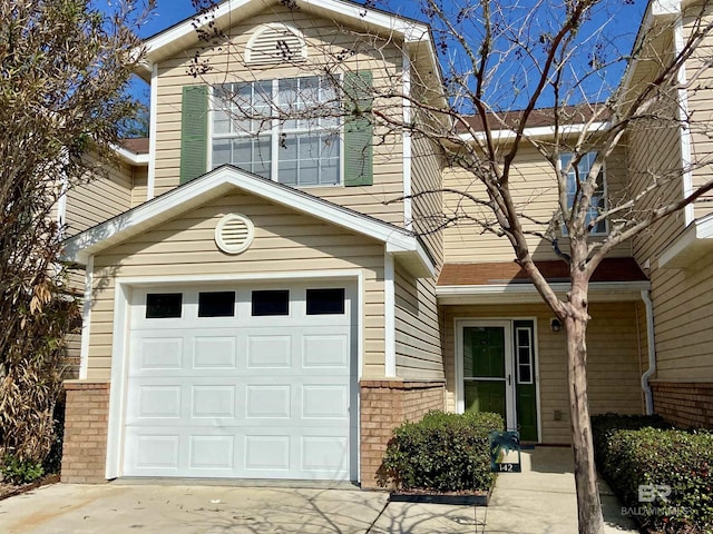 view of front facade with a garage