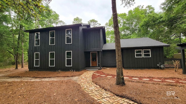 7770 Simmons Dr, Foley, AL 36535 - view of front facade featuring board and batten siding