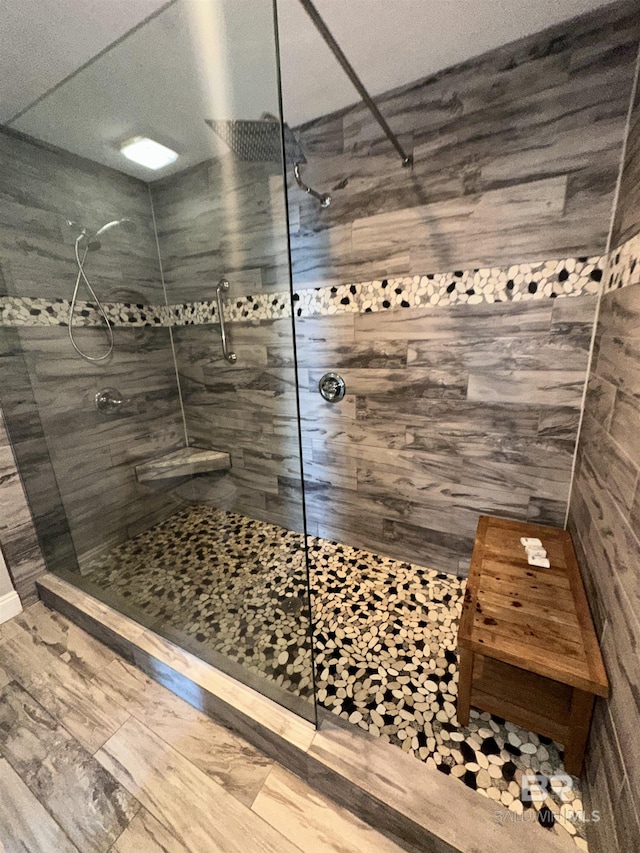 full bath featuring a walk in shower