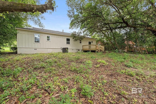 3512 Spring Hill Ave, Mobile, AL 36608 - rear view of property featuring a wooden deck and crawl space