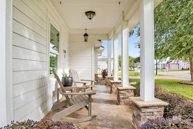 view of patio / terrace with covered porch