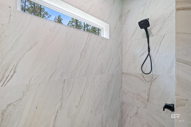 659 Island Way, Gulf Shores, AL 36542 - bathroom featuring a tile shower