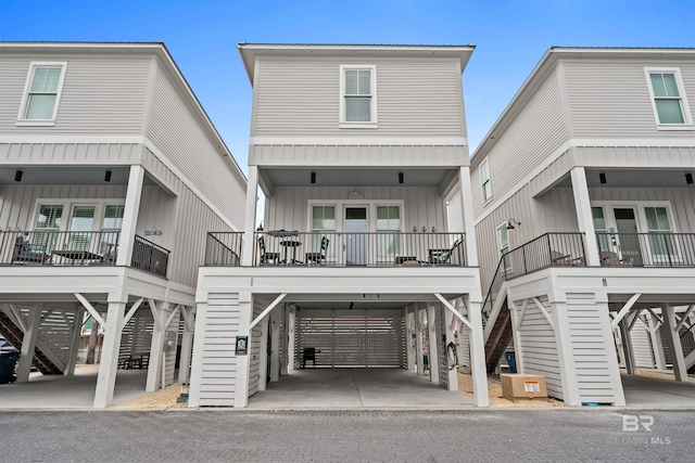 view of front of house with a carport