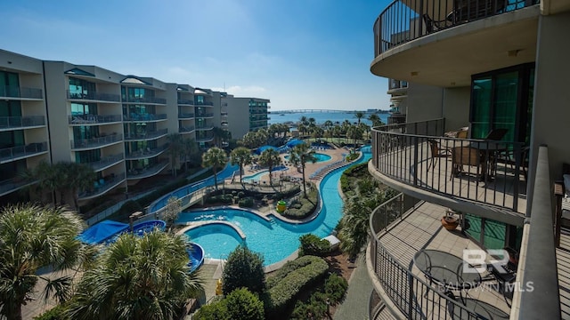 view of swimming pool