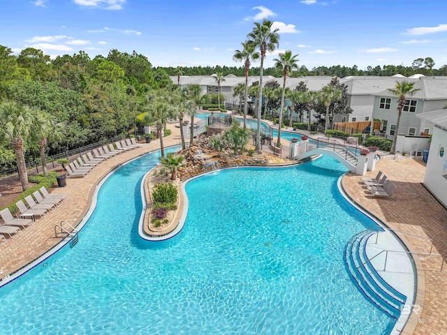 view of swimming pool