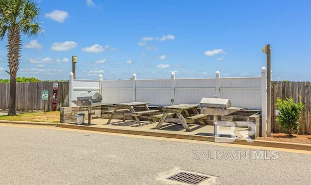 572 E Beach Blvd Unit 318, Gulf Shores, AL 36542 - view of home's community with exterior kitchen