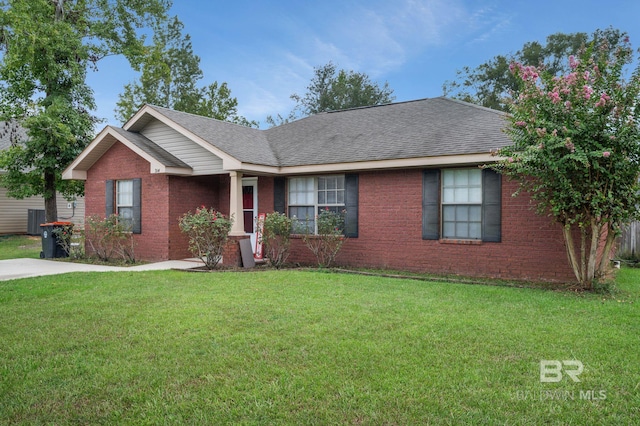 ranch-style home with a front yard