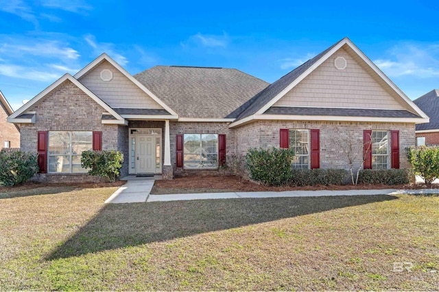 view of front of home featuring a front lawn