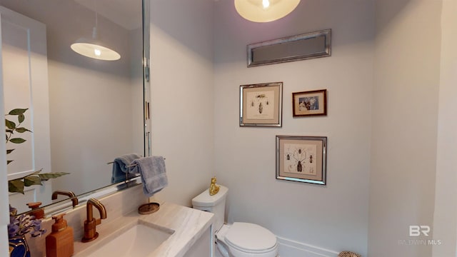 140 S Mcgregor Ave # E, Mobile, AL 36608 - bathroom with toilet and vanity