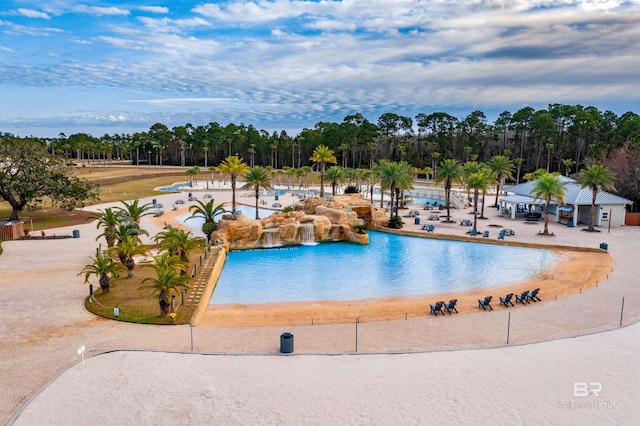 view of swimming pool