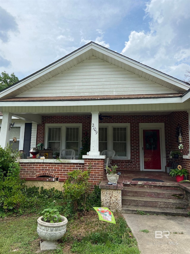 view of front of home featuring covered porch