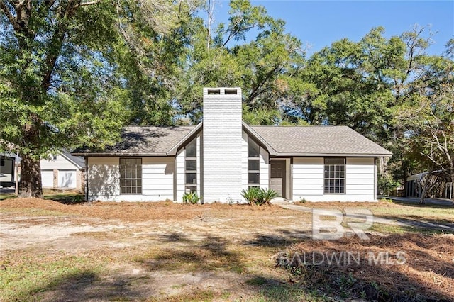 view of front of property