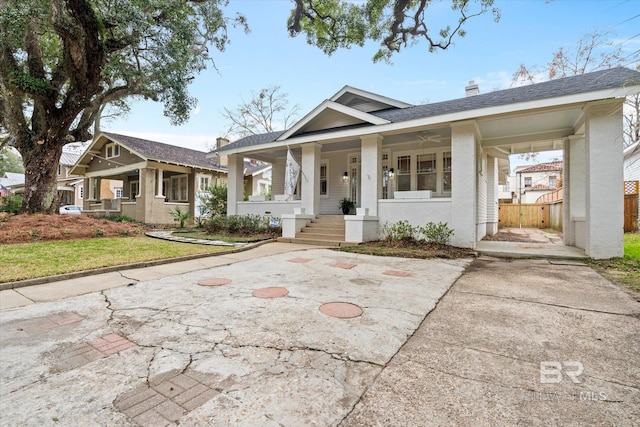 view of front facade with a porch