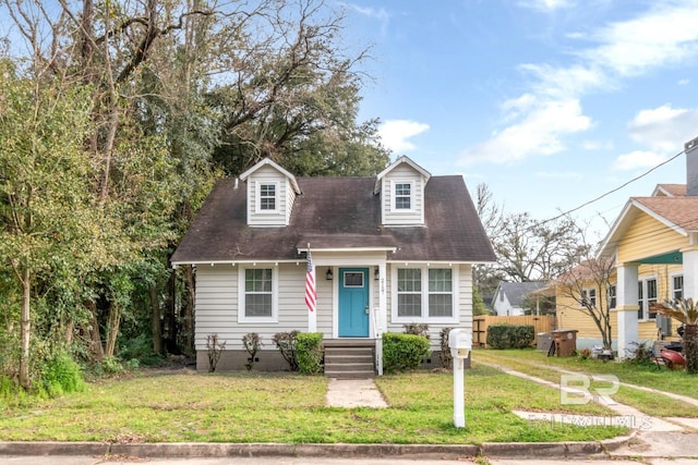 view of front facade featuring a front lawn and crawl space