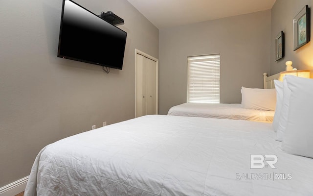bedroom with a closet