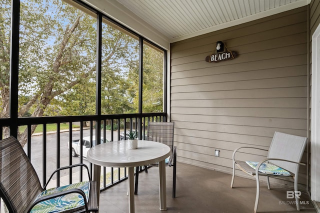 view of sunroom / solarium