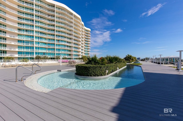 view of swimming pool