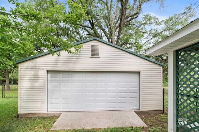 5039 W Cole Dr, Mobile, AL 36619 - detached garage with fence