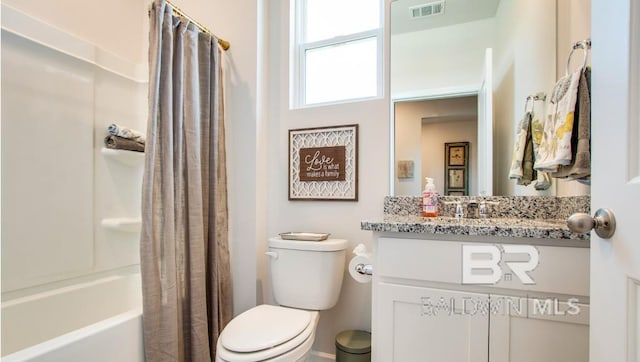 138 Preston Way, Gulf Shores, AL 36542 - full bathroom featuring toilet, vanity, and shower / bath combination with curtain