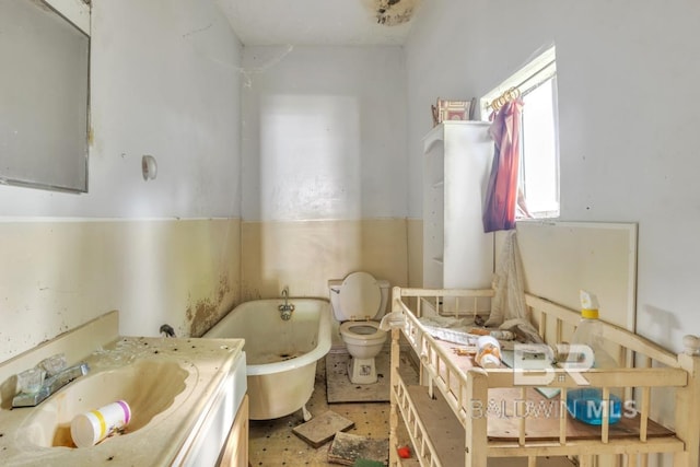 1310 Hercules St, Mobile, AL 36603 - bathroom with a freestanding tub and vanity
