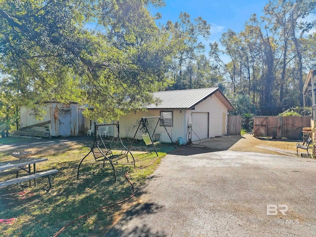 exterior space featuring a lawn