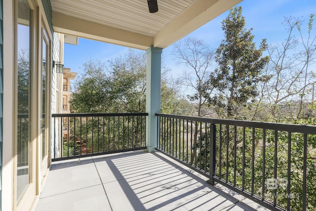 balcony with a ceiling fan