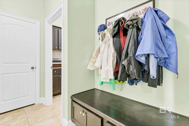 30635 Drayton Ct, Spanish Fort, AL 36527 - mudroom featuring light tile patterned floors and baseboards