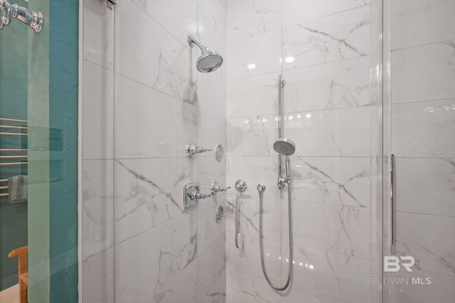137 Mcintosh Bluff Rd, Fairhope, AL 36532 - full bathroom with a stall shower