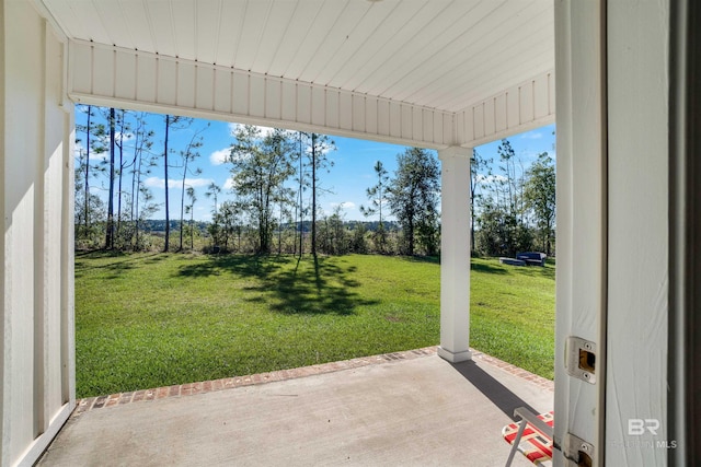 view of yard with a patio area