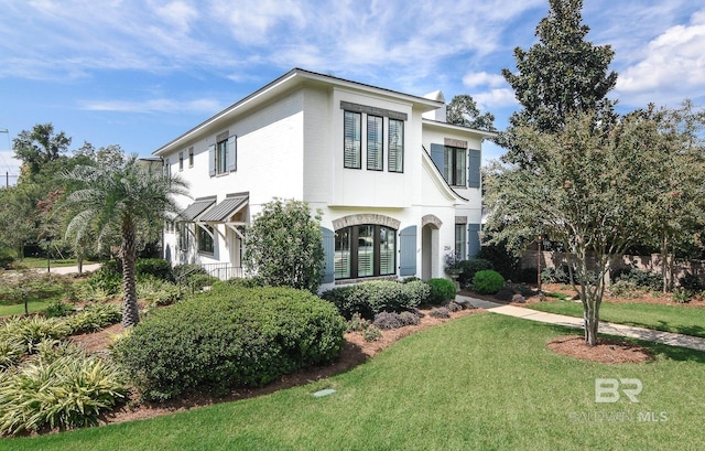 view of front of house featuring a front yard