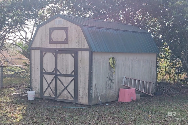 view of outbuilding