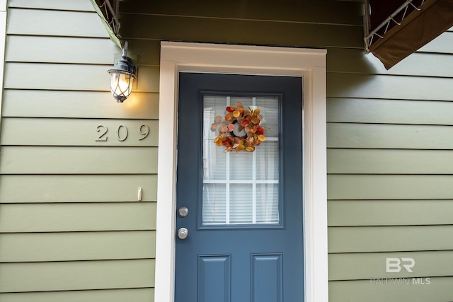 view of property entrance