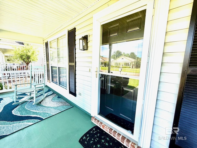 33 Cottage Dr, Fairhope, AL 36532 - entrance to property with a porch