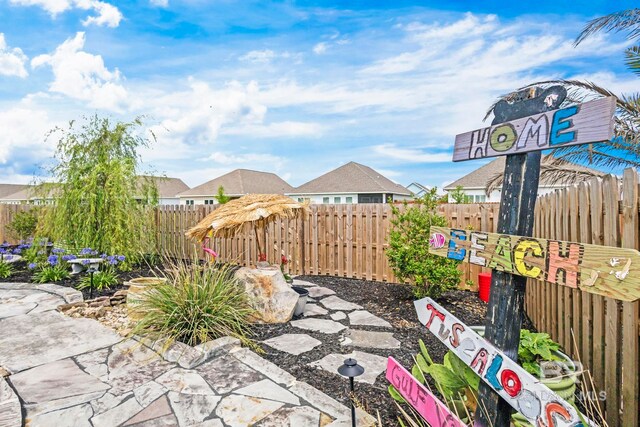 4142 Montague Dr, Gulf Shores, AL 36542 - view of yard featuring fence