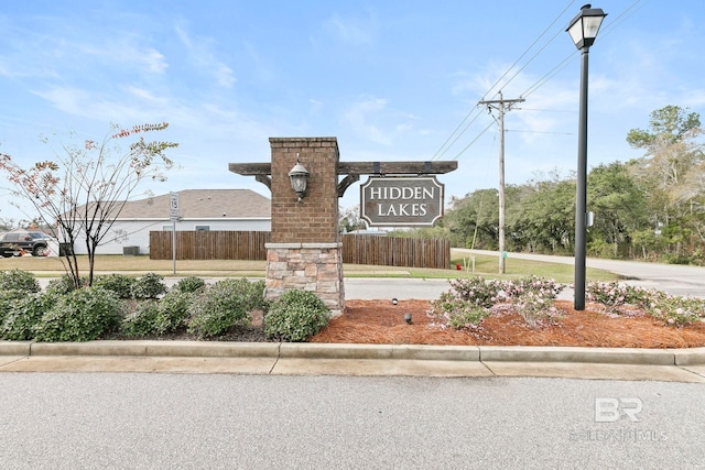 view of community / neighborhood sign