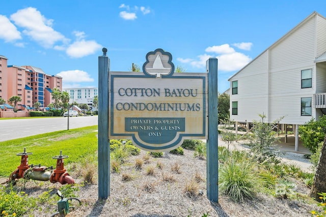 view of community / neighborhood sign