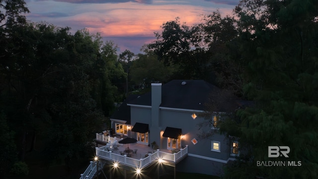 view of aerial view at dusk