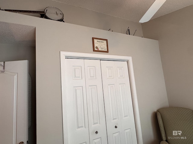 1052 Orlando Dr, Foley, AL 36535 - detailed view of a textured ceiling