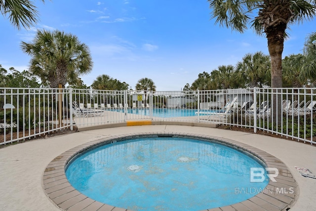 6065 Sawgrass Dr, Gulf Shores, AL 36542 - pool with fence